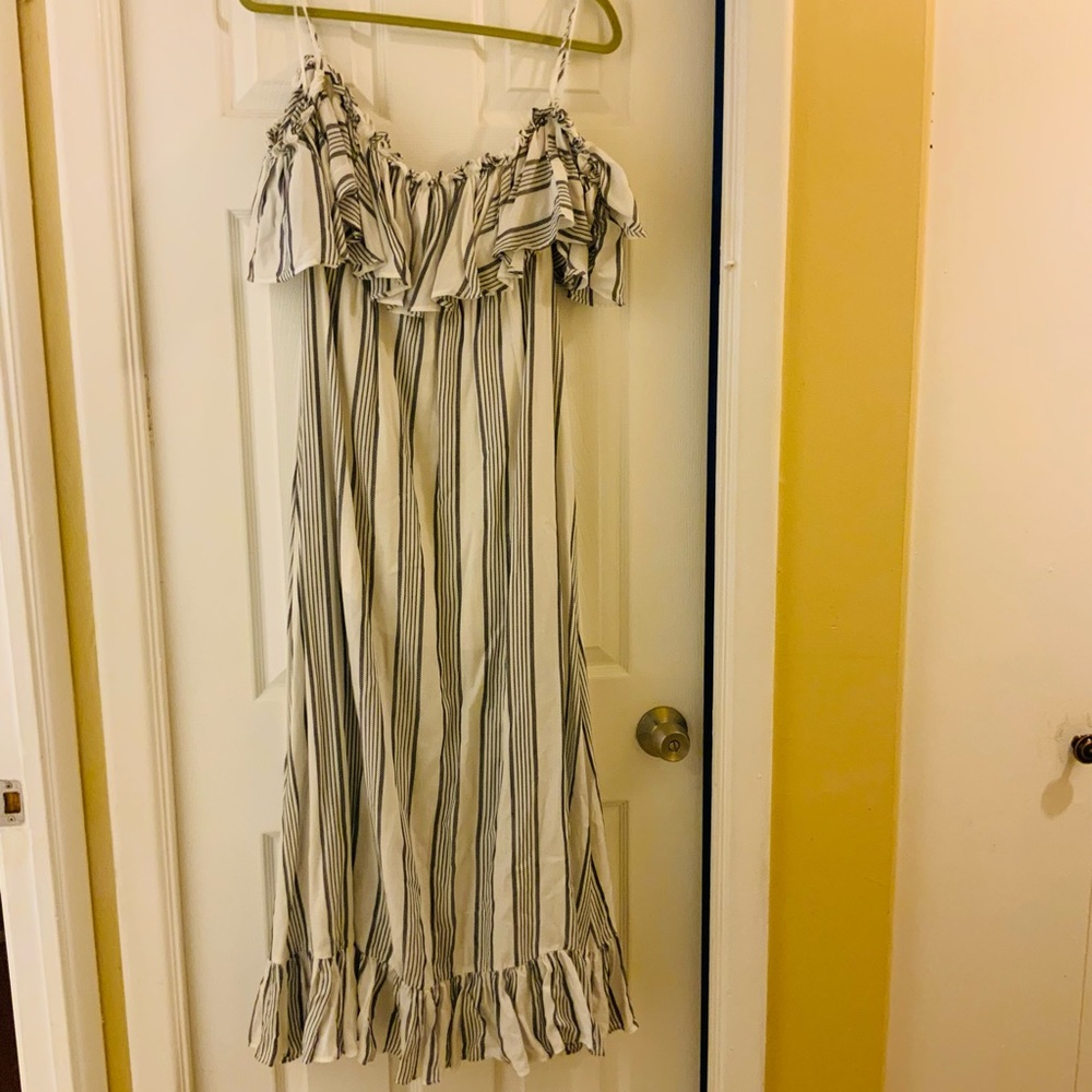 Tart Cold-Shoulder Maxi Dress! New without tags. NEVER worn.